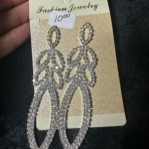 Radiant Gold Hoop Earrings with Intricate Detailing
